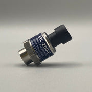 ETC-200-E Pressure Transducer (MCS-200C, 800-2200) for HVAC and refrigeration applications, featuring a 0-200 psi pressure range, 304L stainless steel housing, P67 electrical connection, and ±1% accuracy. Designed for outdoor use with rugged sealing, vibration resistance, and compatibility with refrigerant media. Supplied with 2M cable.