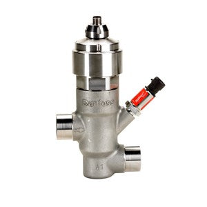  Danfoss 027H7231 CCMT 16 Electric Regulating Valve, 1 1/8 in solder and 1 in weld connections, IP67 rated. Designed for high-pressure CO2 refrigeration and HVAC systems, offering precise refrigerant flow control with a Cv value of 1.882 gal/min and 2030 psig max working pressure.