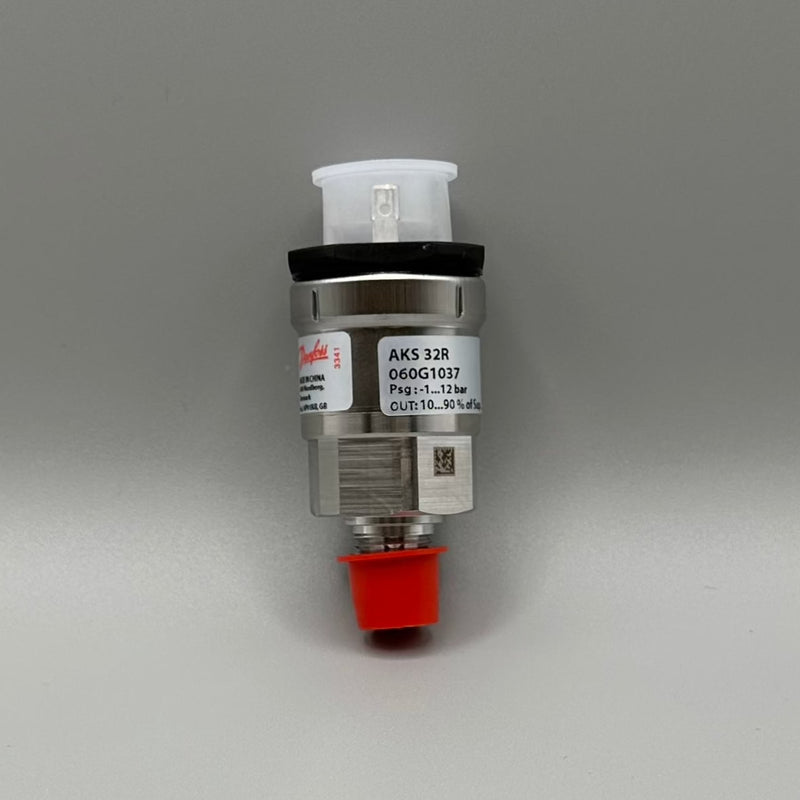 Danfoss 060G1037 AKS 32R Pressure Transmitter with 1/4" NPT male fitting and 4-pin DIN electrical connector for refrigeration systems, IP65 rated.